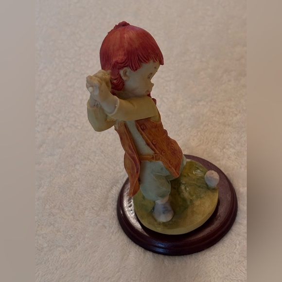 Charming Golfing Child Figurine - Multicolor - Picture 5 of 14